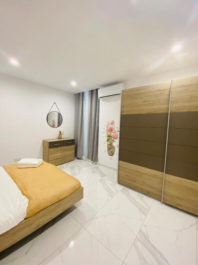 Spacious Deluxe Seaside Escape St. Paul's Bay Exterior photo